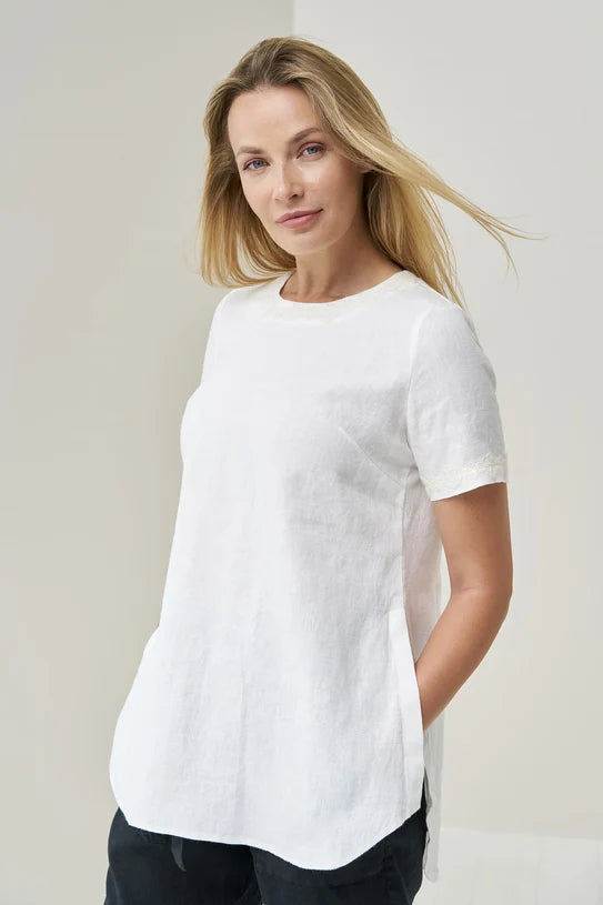 The Gerdut Relaxed Linen Blouse