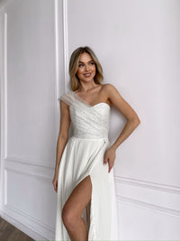 White civil ceremony bridal gown with pockets