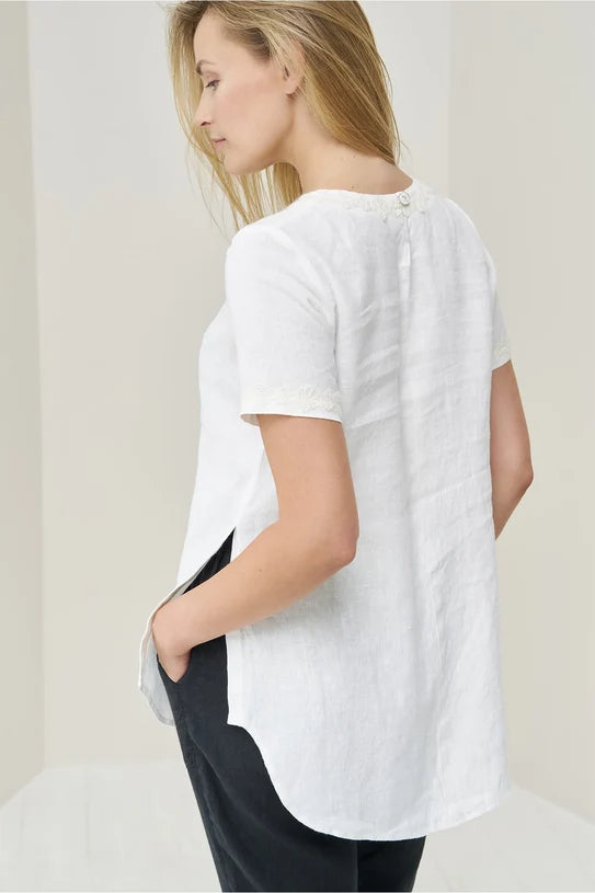 The Gerdut Relaxed Linen Blouse