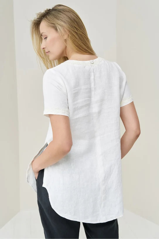 The Gerdut Relaxed Linen Blouse