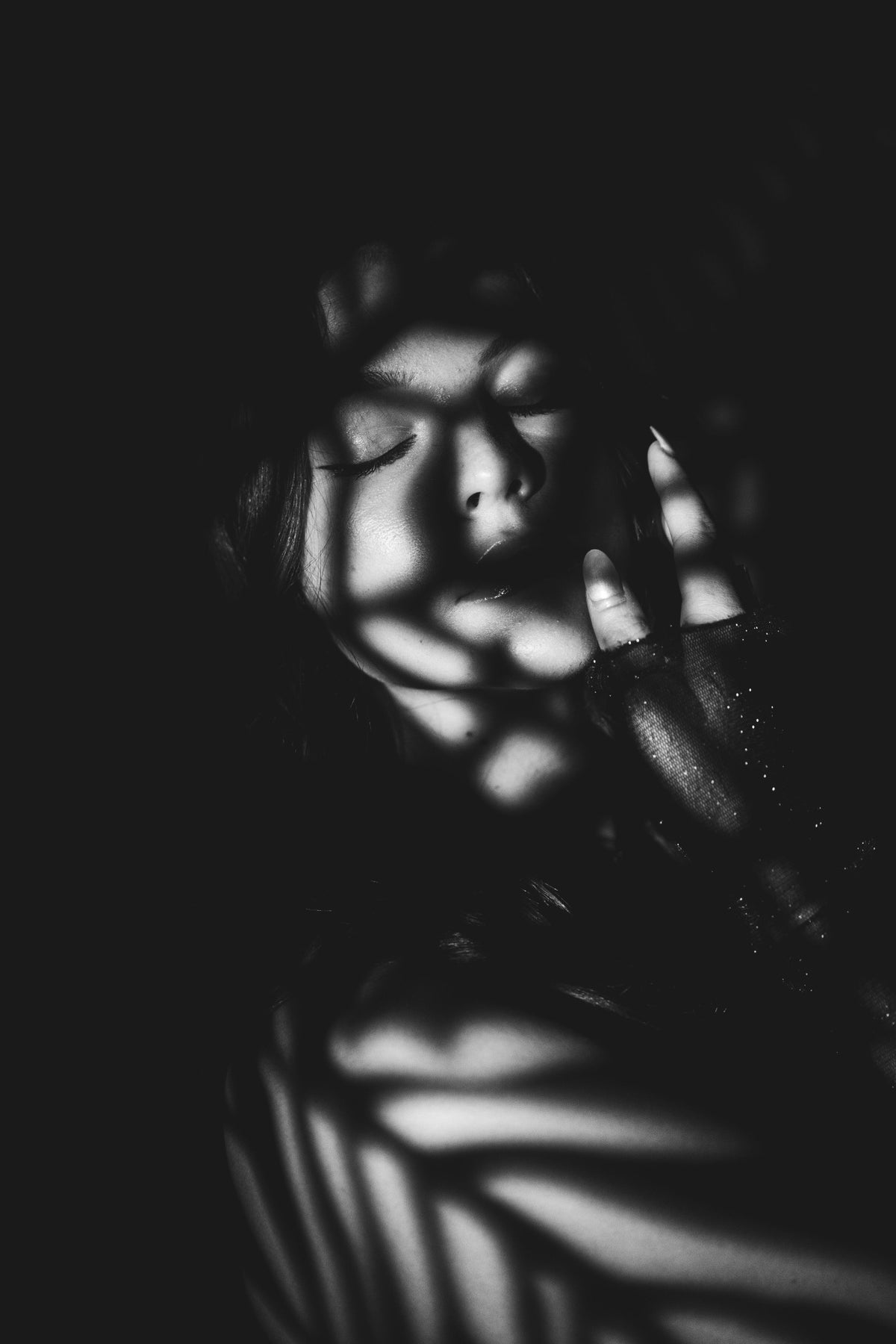 LOOK 05 / SHADOW